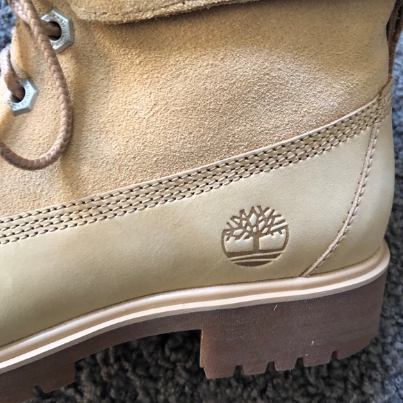 NIB  Timberlands beige fold over boots - Picture 4 of 8